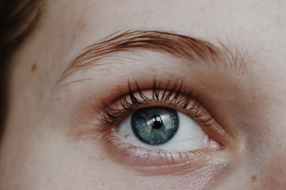 How to Choose the Right Eyebrow Shape for Your Face